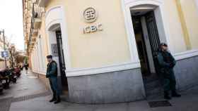 La Guardia Civil ha detenido a un total de seis trabajadores del banco ICBC.