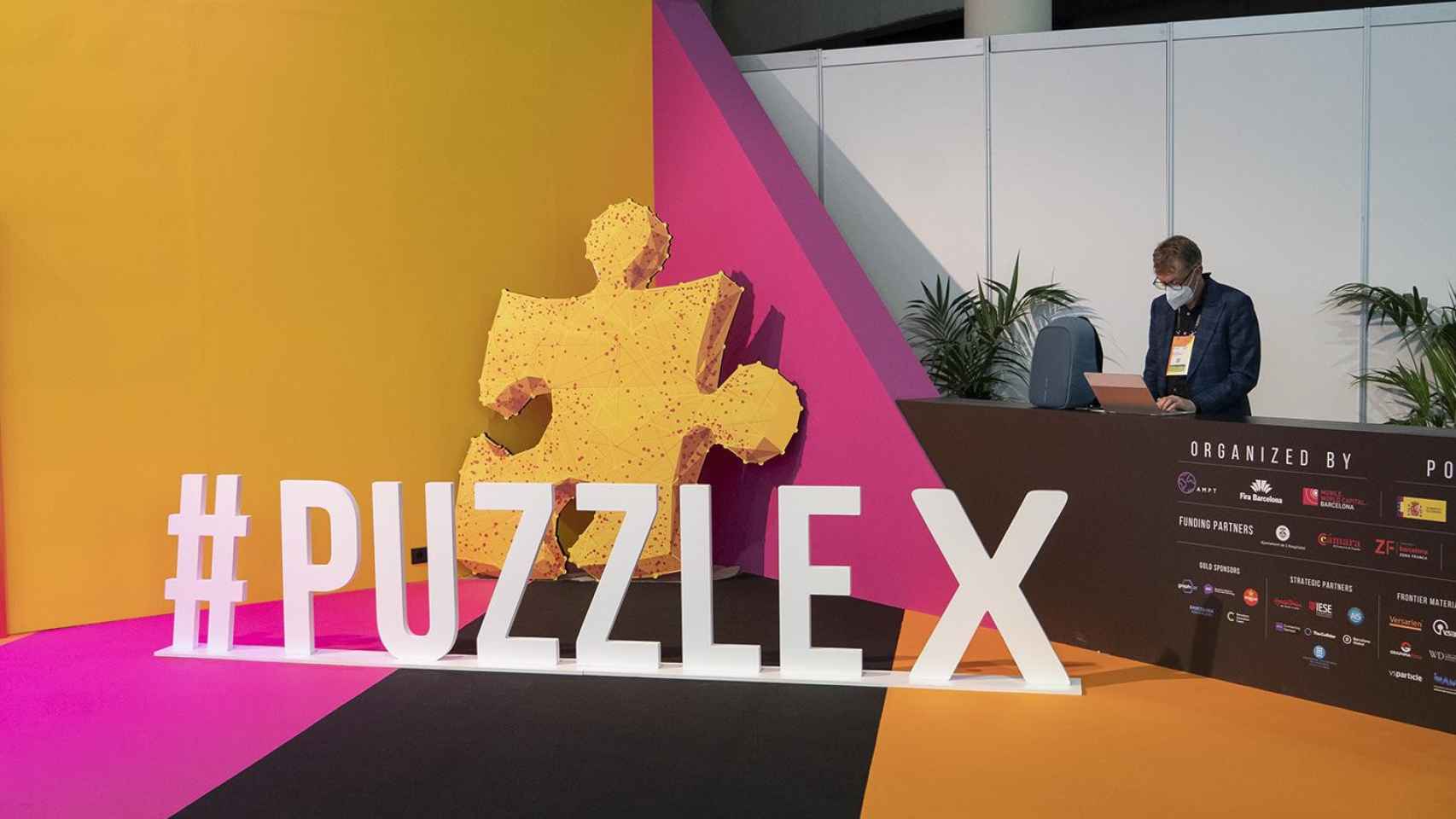Puzzle X, congreso sobre nuevos materiales / LENA PRIETO (CG)