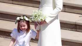 La bordadora del vestido de boda de Kate Middleton y Meghan Marke, arruinada / EP