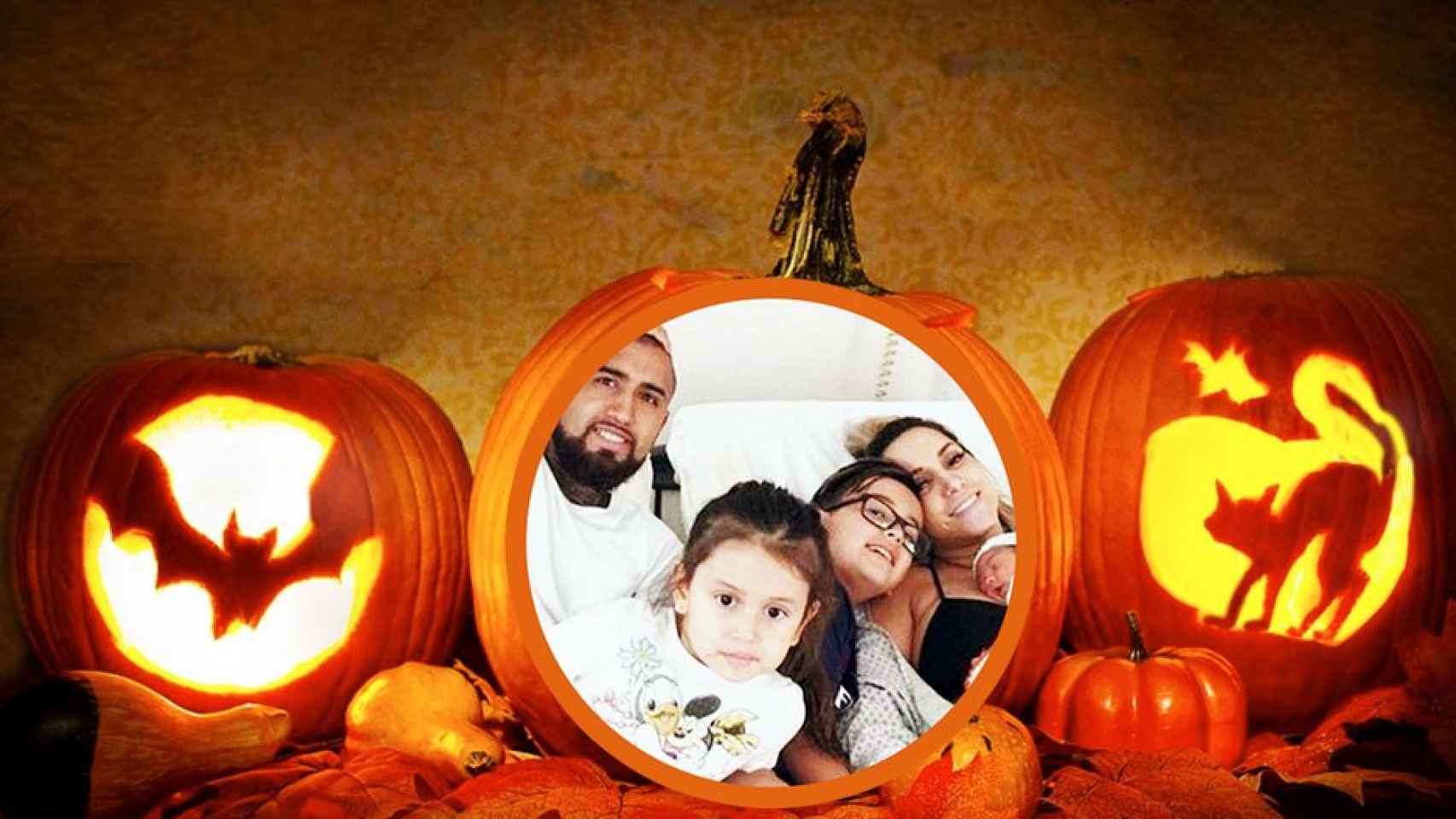 La familia Vidal-Matus entre calabazas de Halloween / FOTOMONTAJE DE CULEMANÍA