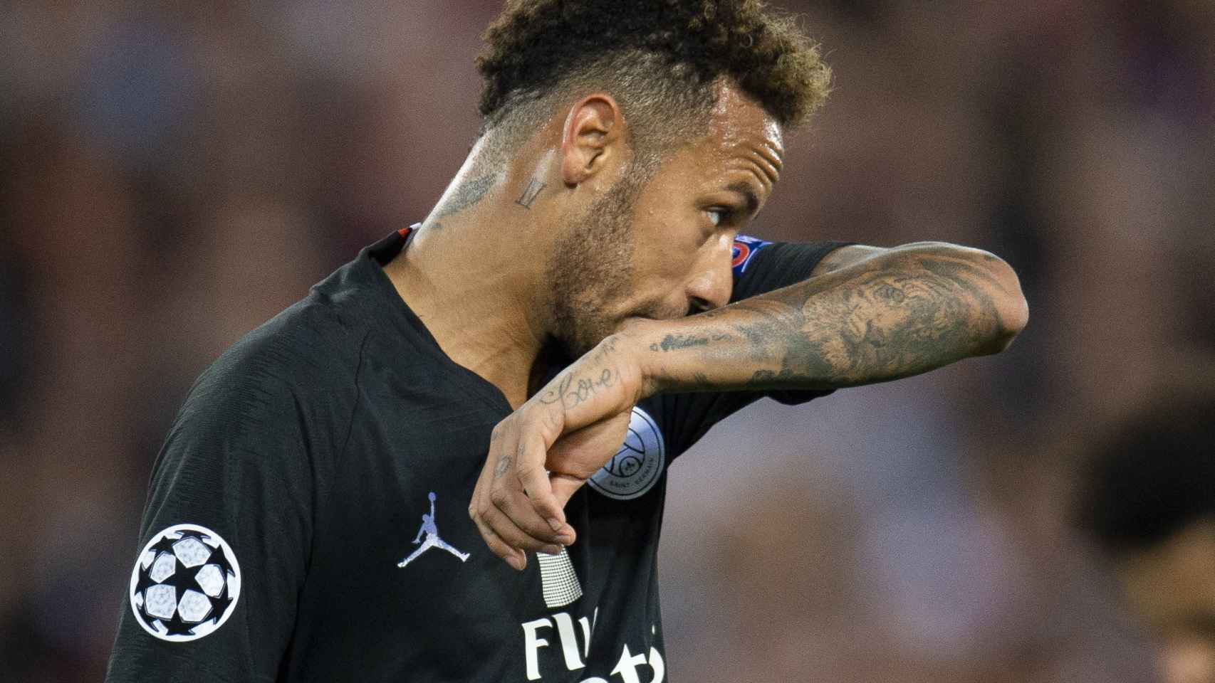 Neymar cuajó un mal partido contra el Liverpool en el debut del PSG en Champions / EFE
