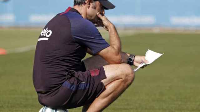 Una foto de Ernesto Valverde durante un entrenamiento del Barça / FCB