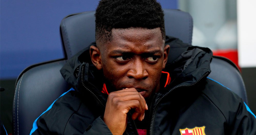 Ousmane Dembelé en el banquillo del Barça / EFE