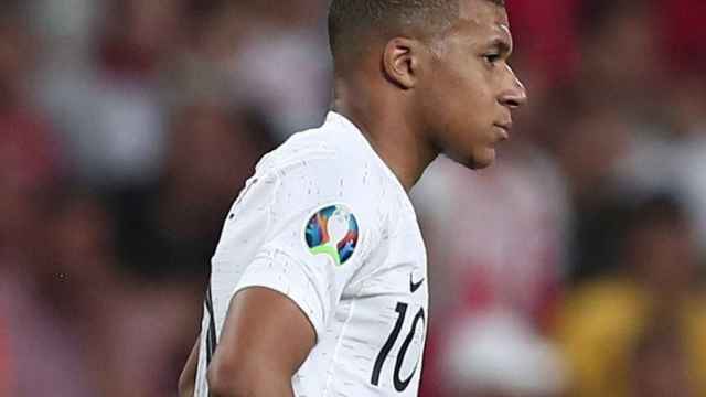 Una foto de Kyllian Mbappé durante un partido con Francia / EFE