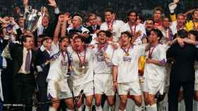 Los jugadores del Real Madrid celebran la Champions de 1998 / RM
