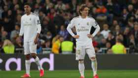 Los jugadores del Madrid al finalizar el partido / EFE