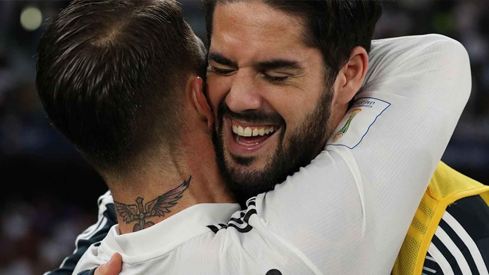Isco y Sergio Ramos se abrazan / EFE