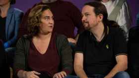Ada Colau con Pablo Iglesias en un acto electoral de 2019 / EP