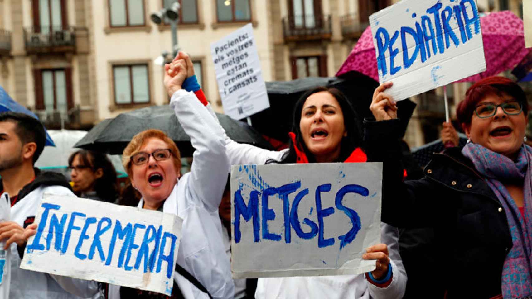 Médicos catalanes durante una protesta en el transcursos de la huelga de ambulatorios / EFE