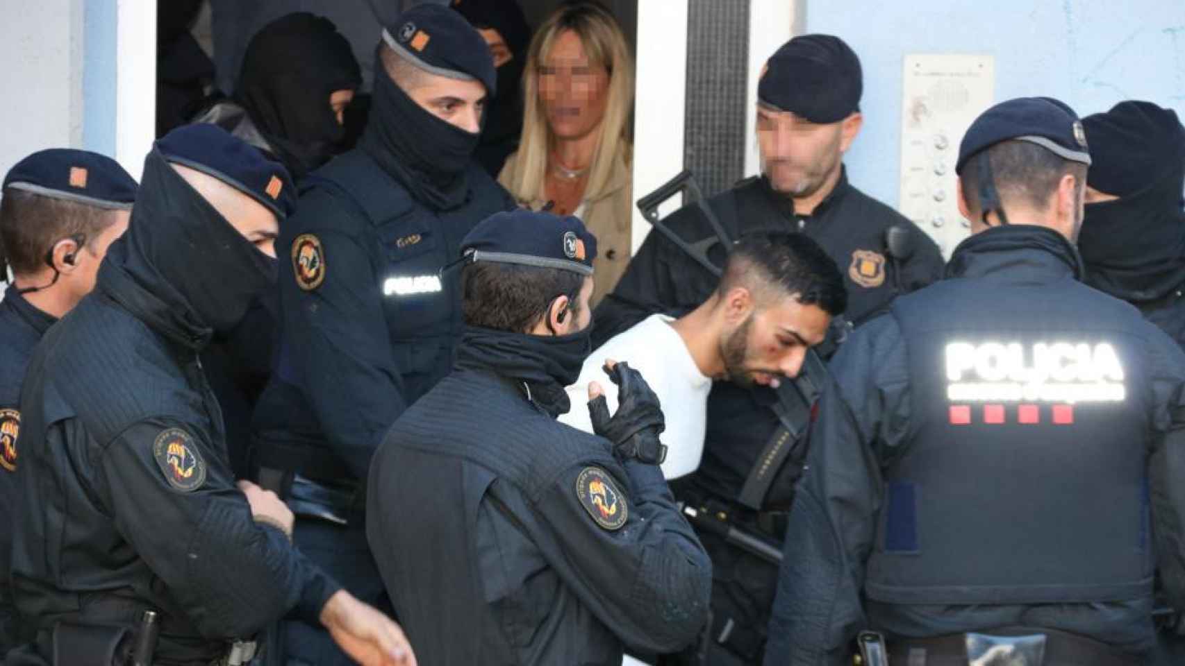 Uno detenido durante una redada en el barrio de Campclar de Tarragona / ACN
