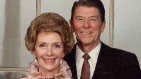 Nancy Reagan y su esposo, el presidente de Estados Unidos Ronald Reagan.