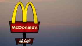 Letrero de McDonald's / EP