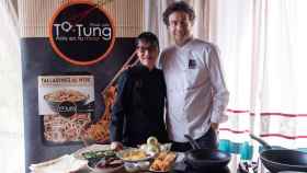 La chef camboyana Kav Ly y el cocinero español Pepe Rodríguez en la presentación de Ta-Tung, la nueva línea de productos orientales de Pastas Gallo / GRUPO GALLO