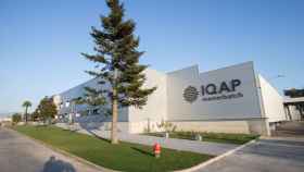 El exterior de la planta de Iqap Masterbatch en Masies de Rodes (Barcelona) en una imagen de archivo / CG