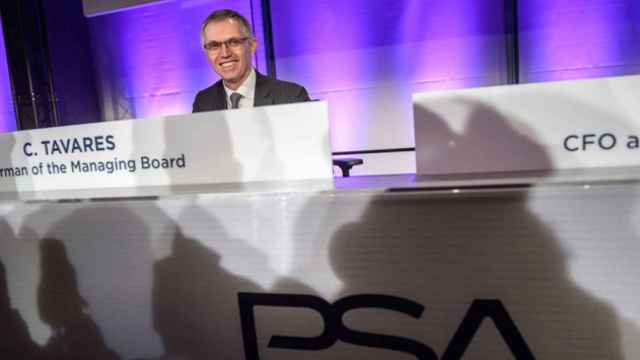 El presidente del Grupo PSA, Carlos Tavares, en la presentación de los resultados anuales de 2016, en París (Francia) el 23 de febrero de 2017 / EFE