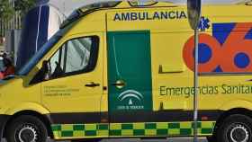 Imagen de archivo de una ambulancia del 061 de Andalucía / JUNTA DE ANDALUCÍA