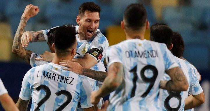 Leo Messi celebrando un gol ante Ecuador en cuartos, antes de la final Argentina-Brasil / EFE
