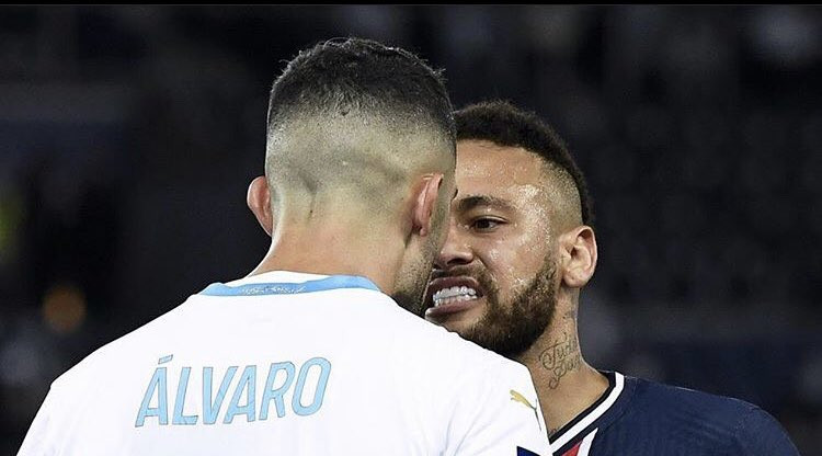 Una imagen del enfrentamiento entre Neymar y Álvaro /REDES