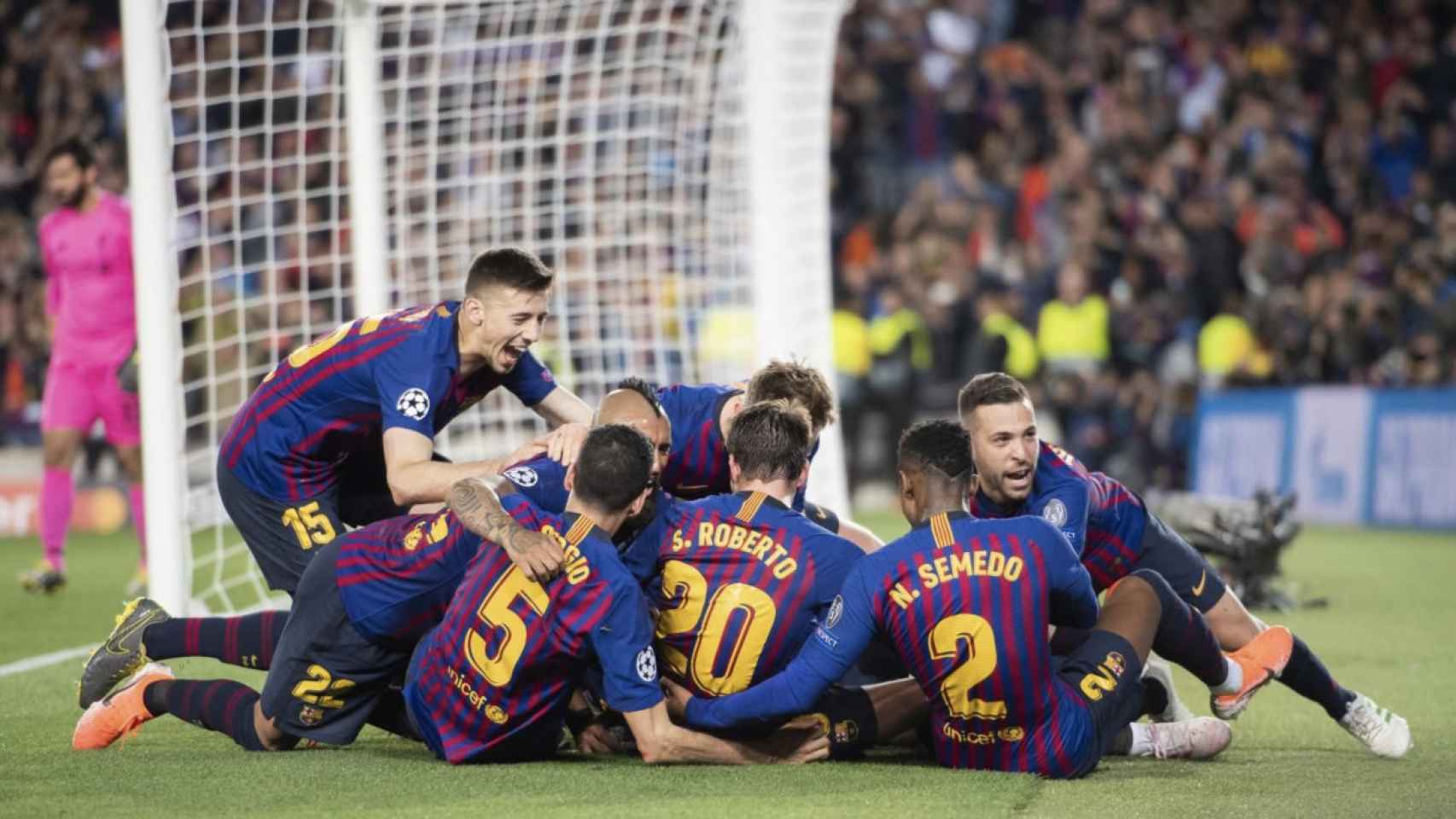 Una foto de los jugadores del Barça celebrando el gol Messi ante el Liverpool / FCB