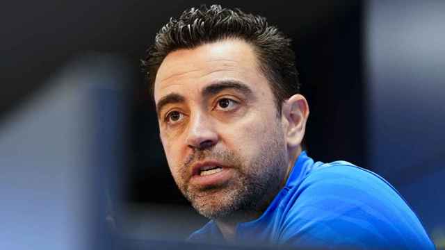 Xavi Hernández, entrenador del Barça, hablando de Messi en una rueda de prensa / EFE