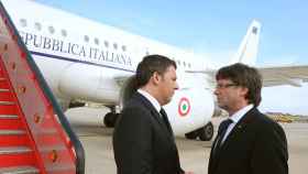 Carles Puigdemont recibio al primer ministro italiano, Matteo Renzi, en Reus con motivo del accidente de autocar de marzo pasado.