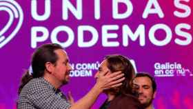 Pablo Iglesias (i), líder de Unidas Podemos, con Ada Colau (d), alcaldesa de Barcelona / EFE
