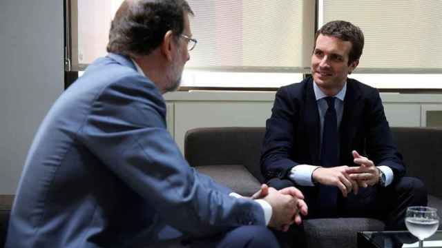 Primera reunión entre Mariano Rajoy y el nuevo presidente del PP, Pablo Casado / EFE