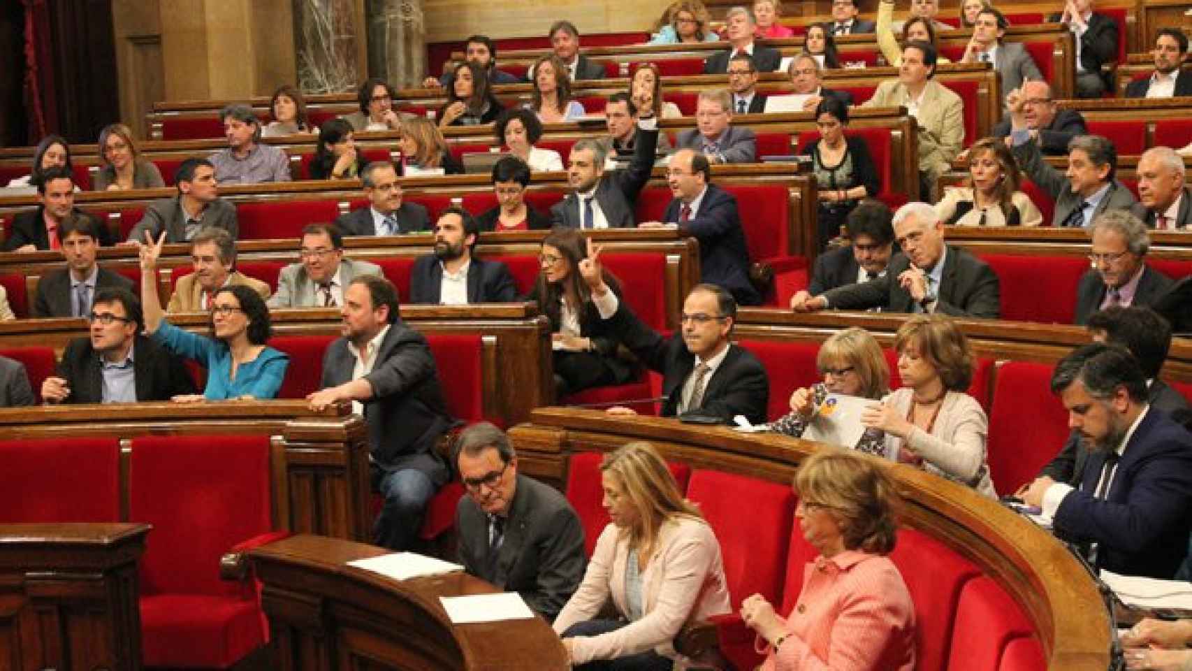 El pleno del Parlamento Autonómico, en la votación del debate de totalidad de la propuesta de ley electoral, en mayo de 2015