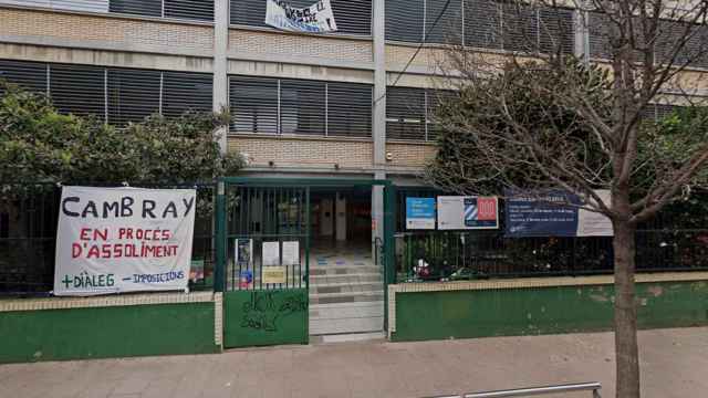 Instituto Escola El Molí, centro educativo de Barcelona en el que tuvo lugar una agresión contra un profesor el pasado jueves / GOOGLE STREET VIEW