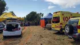 Vehículos del operativo de rescate del buceador desaparecido el sábado en una cueva de Manacor / EUROPA PRESS