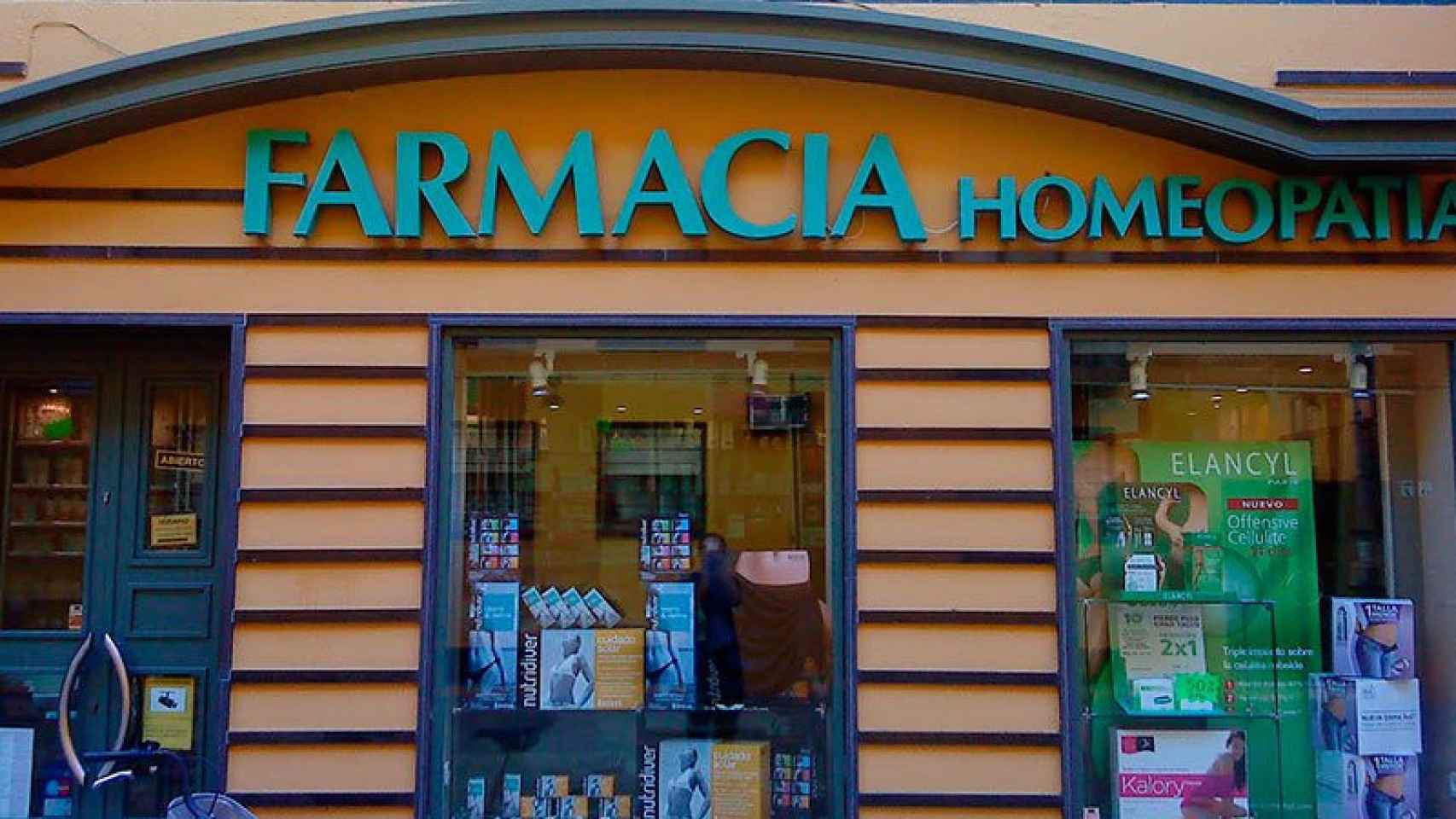 Farmacia en la que se anuncia la venta de productos de homeopatía / CG