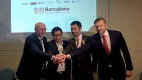 De izquierda a derecha, Carlos Grau (MWCBcn), Gerardo Pisarello (Ayuntamiento de Barcelona), Jordi Puigneró (Generalitat) y Sergi Figuerola (fundación i2CAT) tras firmar el consorcio para el 5G / CG