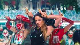 Rosalía y sus uñas, en el vídeoclip 'Aute Cuture'
