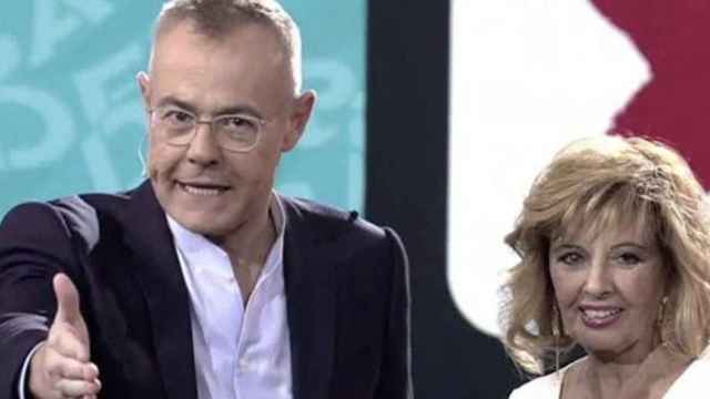 Los presentadores María Teresa Campos y Jordi González durante la emisión de 'El Debate de GH Revolution' / CD