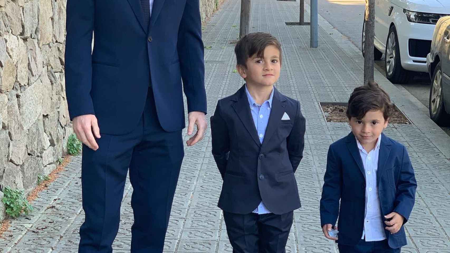 Leo Messi acude al bautizo de los hijos de Cesc Fàbregas con sus hijos / INSTAGRAM