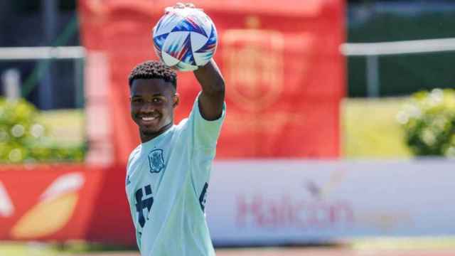 Ansu Fati, durante uno de los entrenamientos de la selección española / EFE