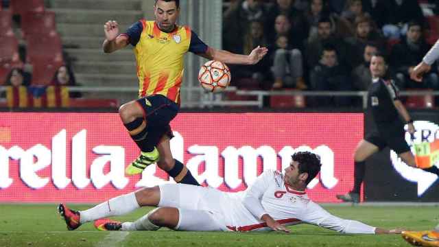 Xavi Hernández en una acción con la camiseta de Catalunya/ EFE