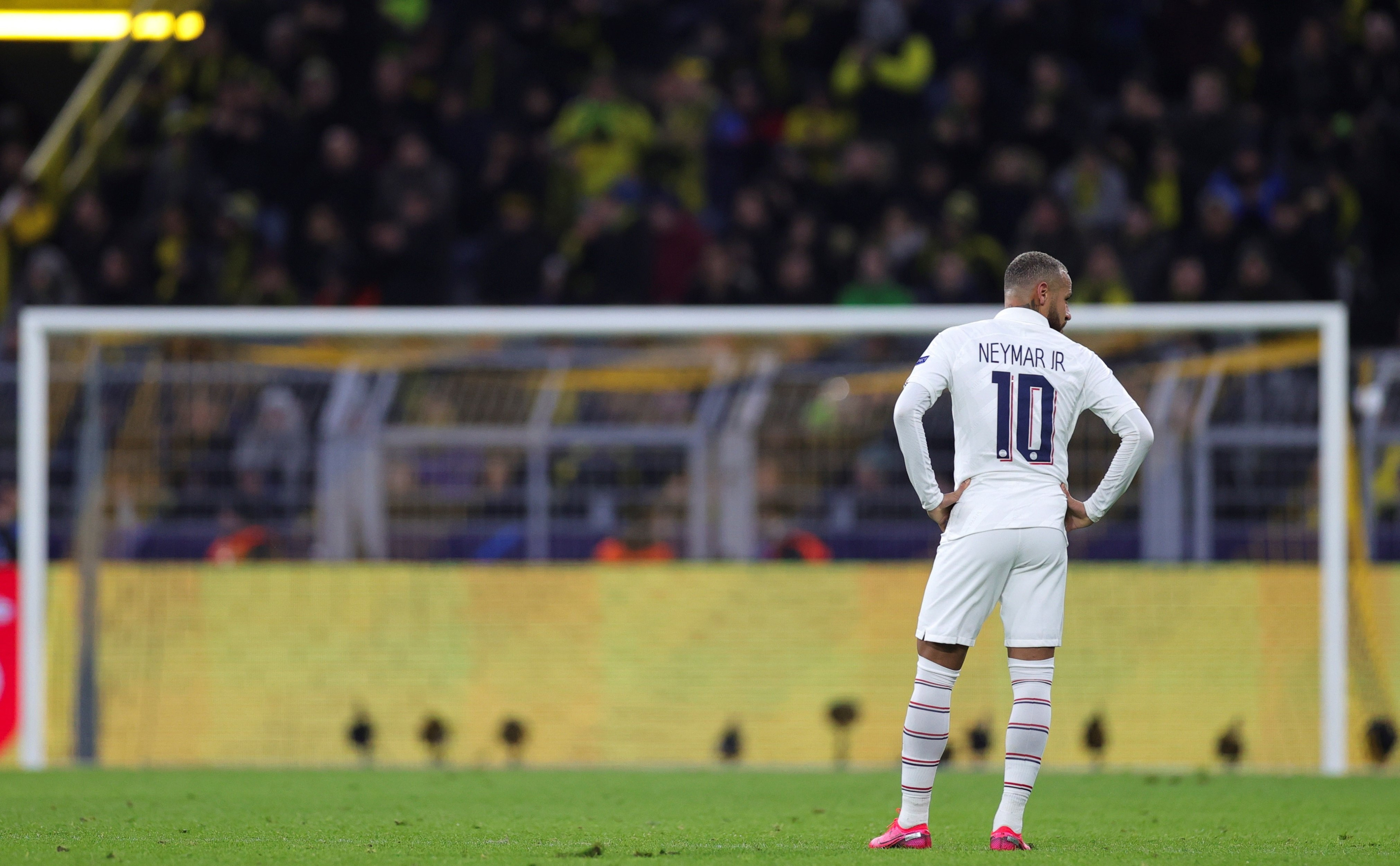 Neymar lamentando un gol del Borussia Dortmund / EFE