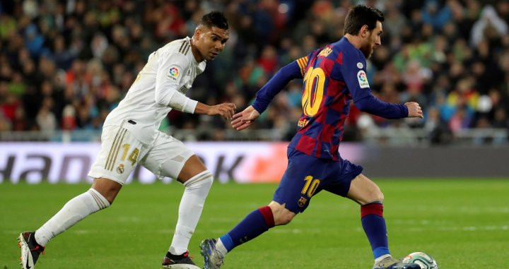 Messi en una acción en el Real Madrid-Barça / EFE