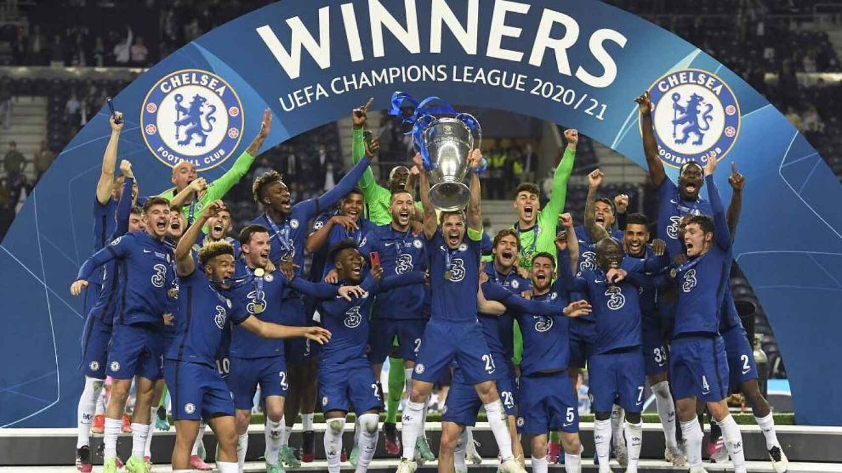 Los jugadores del Chelsea, celebrando la Champions de 2021 / EFE