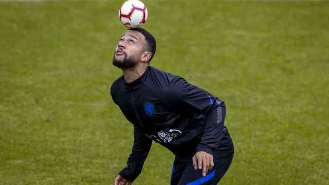 Memphis Depay entrenando con la selección holandesa / EFE