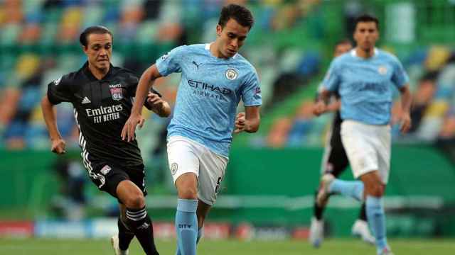 Eric Garcia en el partido contra el Olympique de Lyon / EFE