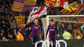 Luis Suárez y Coutinho tiran del carro contra el Sevilla en ausencia de Messi / EFE