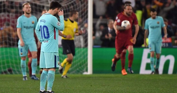 Leo Messi tras un gol de la Roma la temporada pasada / EFE