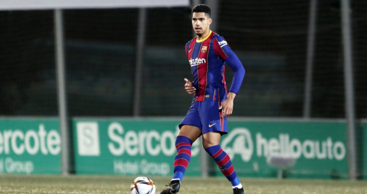 Araujo jugando contra el Cornellà / FC Barcelona