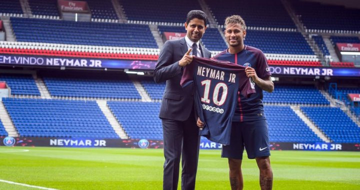 Al-Khelaifi y Neymar en la presentación del brasileño con el PSG / EFE