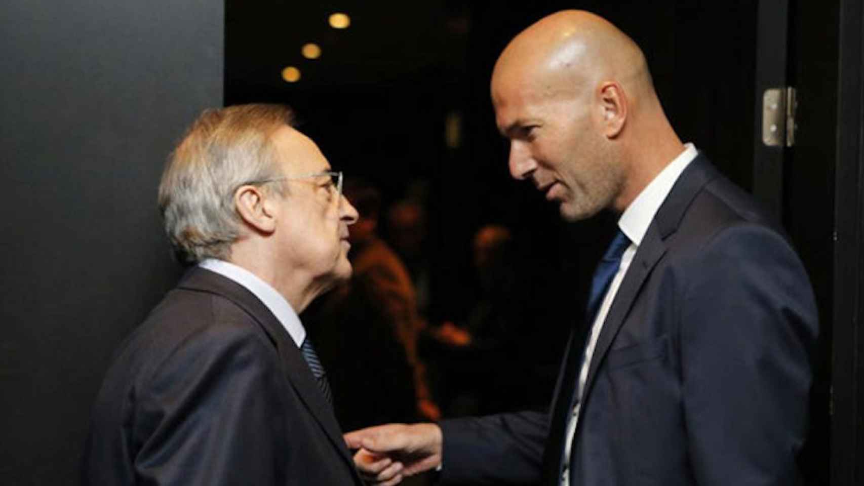 Zinedine Zidane y Florentino Pérez en un acto / EFE
