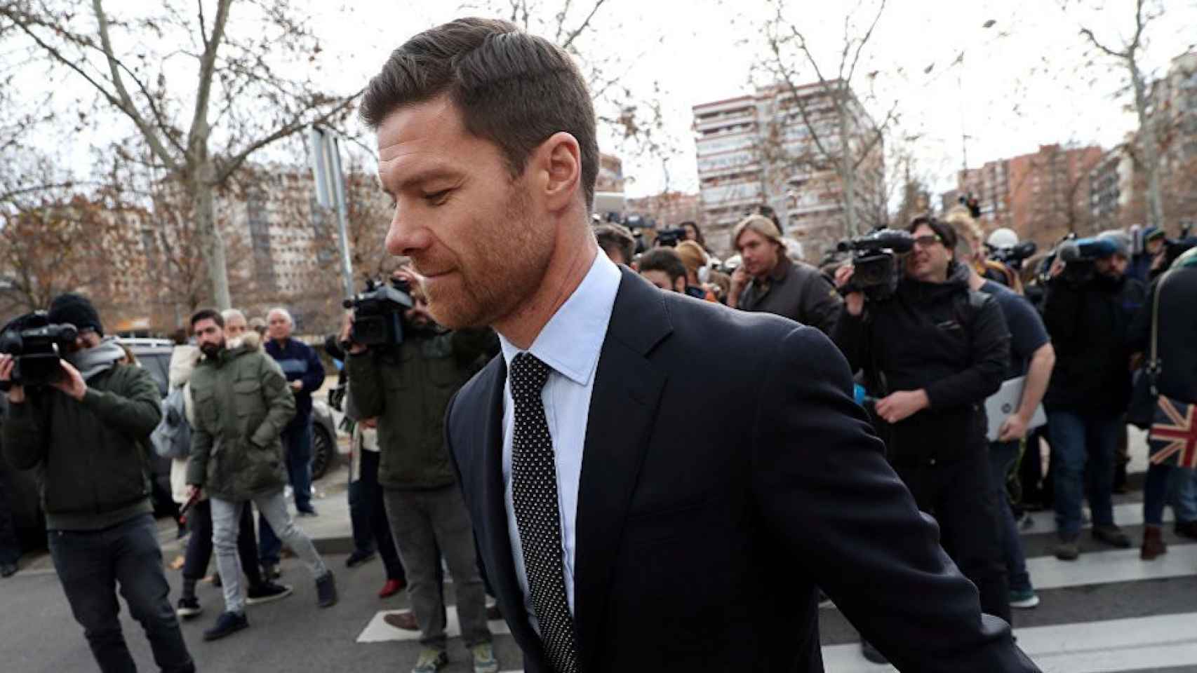 Una foto de Xabi Alonso al salir de la Audiencia Provincial de Madrid / EFE