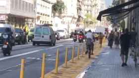 Imagen del carril para para paseantes de Via Laietana, que han ocupado los ciclistas / CG