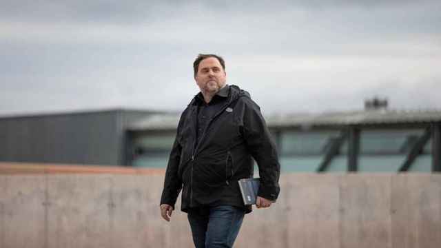 Oriol Junqueras, presidente de ERC, saliendo de la cárcel de Lledoners para trabajar en la universidad / EP